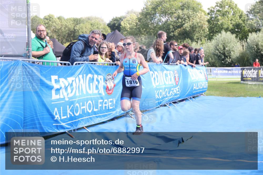 25.08.2024 - Elbe Triathlon Hamburg H.Heesch http://msf.ph/oto/6882997 25.08.2024 12:54:58 Ziel 1782, 1816, 1847 meine-sportfotos.de