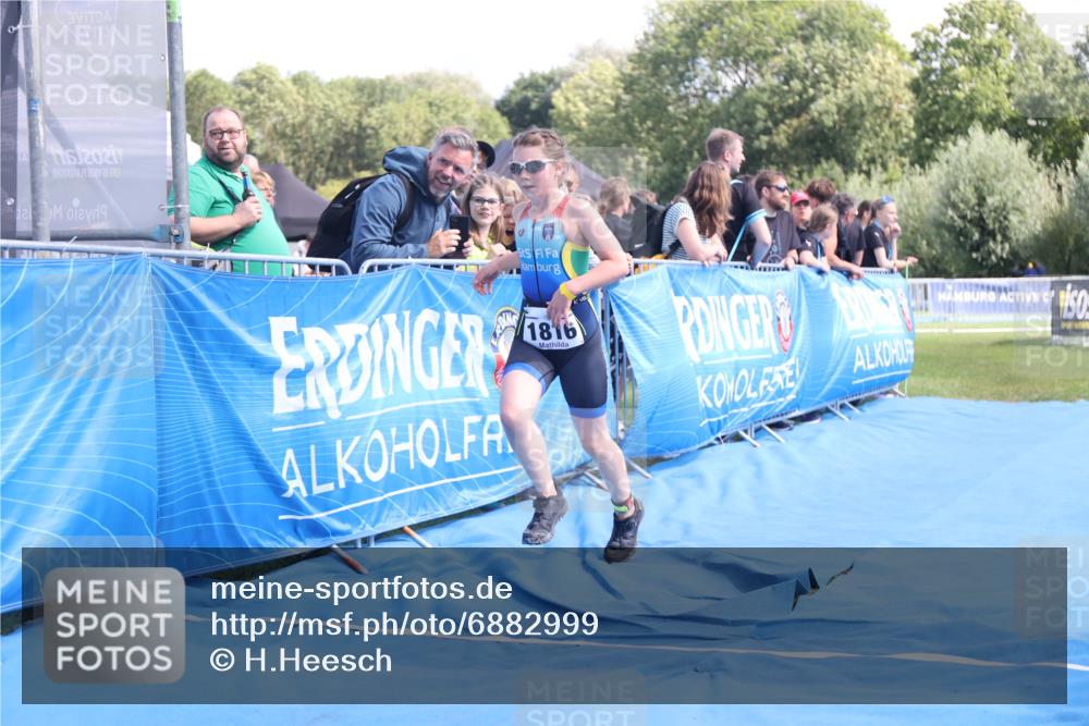 25.08.2024 - Elbe Triathlon Hamburg H.Heesch http://msf.ph/oto/6882999 25.08.2024 12:54:58 Ziel 1782, 1816, 1847 meine-sportfotos.de