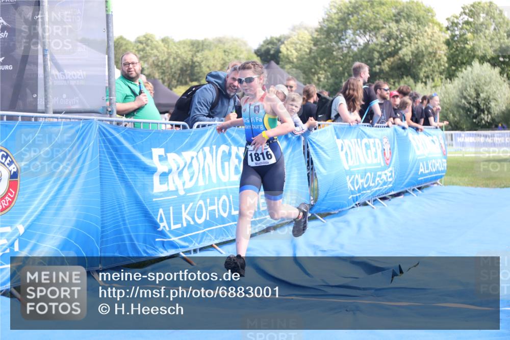 25.08.2024 - Elbe Triathlon Hamburg H.Heesch http://msf.ph/oto/6883001 25.08.2024 12:54:58 Ziel 1782, 1816, 1847 meine-sportfotos.de
