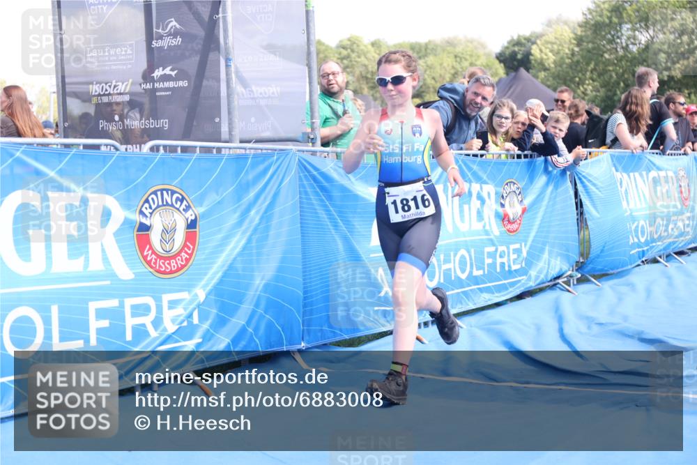 25.08.2024 - Elbe Triathlon Hamburg H.Heesch http://msf.ph/oto/6883008 25.08.2024 12:54:59 Ziel 1816, 1847 meine-sportfotos.de