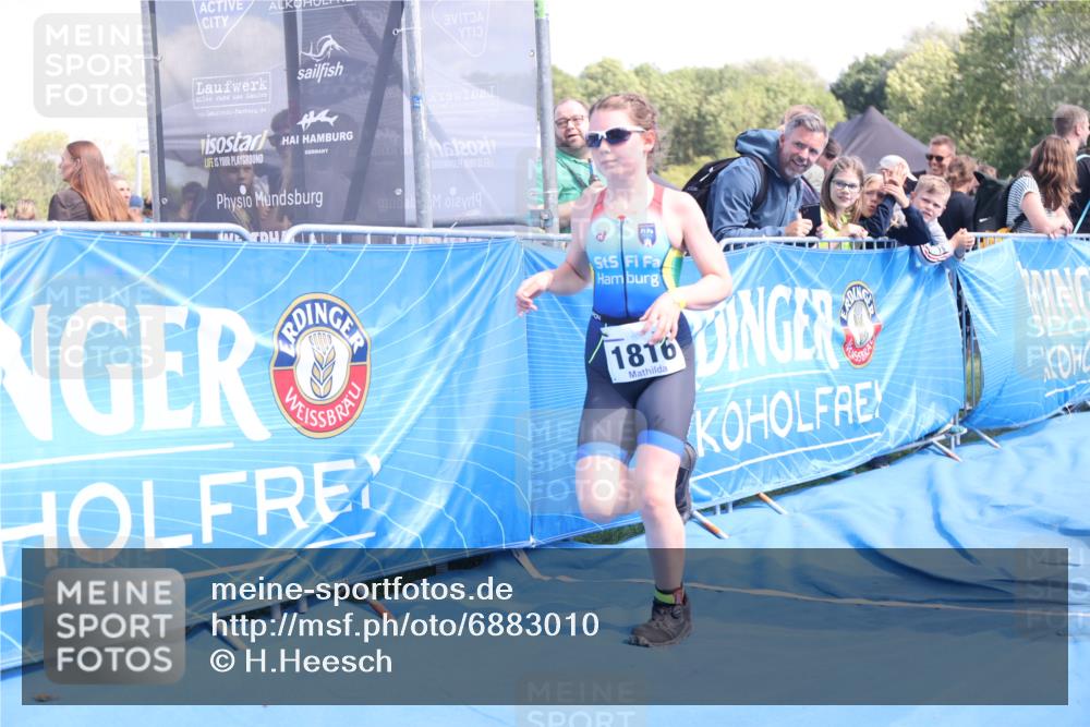 25.08.2024 - Elbe Triathlon Hamburg H.Heesch http://msf.ph/oto/6883010 25.08.2024 12:54:59 Ziel 1816, 1847 meine-sportfotos.de