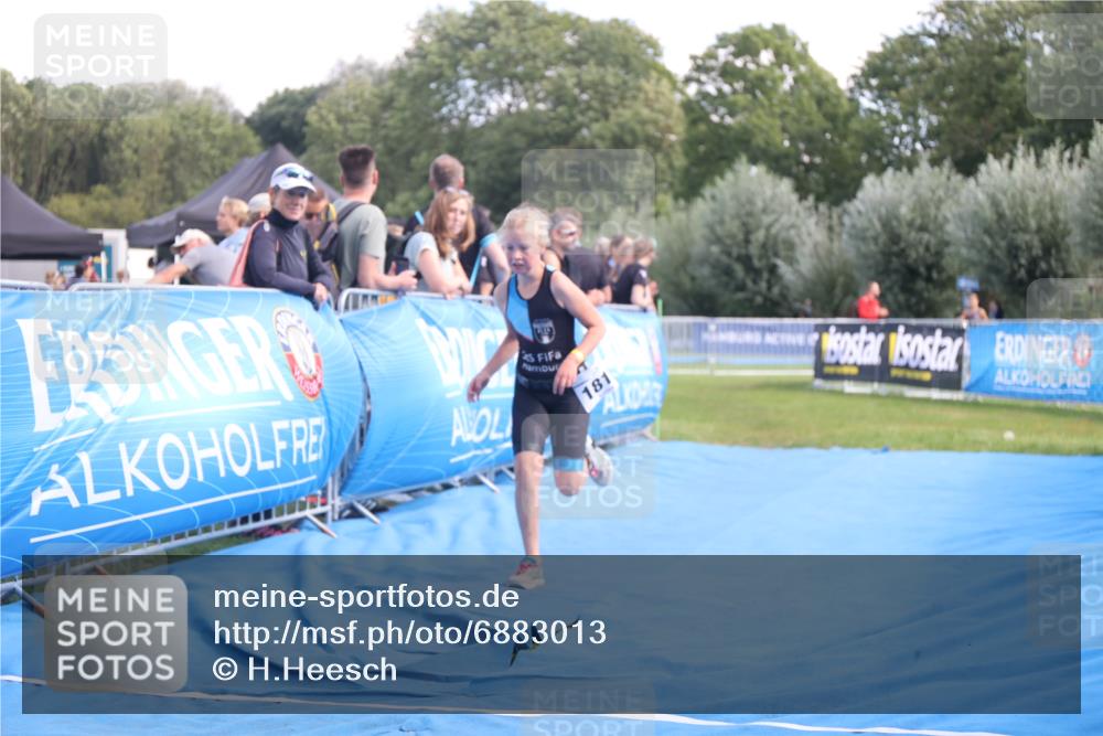 25.08.2024 - Elbe Triathlon Hamburg H.Heesch http://msf.ph/oto/6883013 25.08.2024 12:55:20 Ziel 1812 meine-sportfotos.de