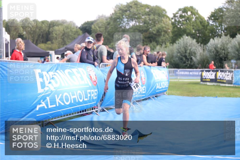25.08.2024 - Elbe Triathlon Hamburg H.Heesch http://msf.ph/oto/6883020 25.08.2024 12:55:20 Ziel 1812 meine-sportfotos.de