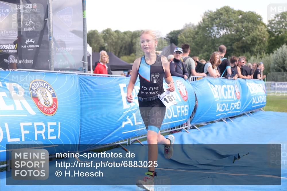 25.08.2024 - Elbe Triathlon Hamburg H.Heesch http://msf.ph/oto/6883025 25.08.2024 12:55:21 Ziel 1810, 1812 meine-sportfotos.de