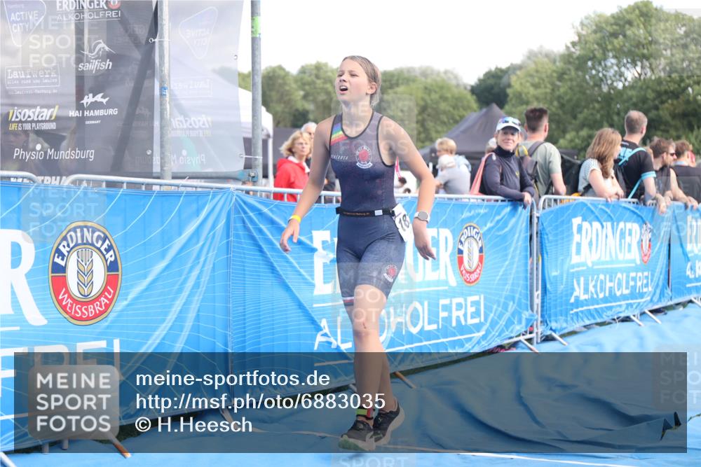 25.08.2024 - Elbe Triathlon Hamburg H.Heesch http://msf.ph/oto/6883035 25.08.2024 12:55:30 Ziel 1809, 1810 meine-sportfotos.de