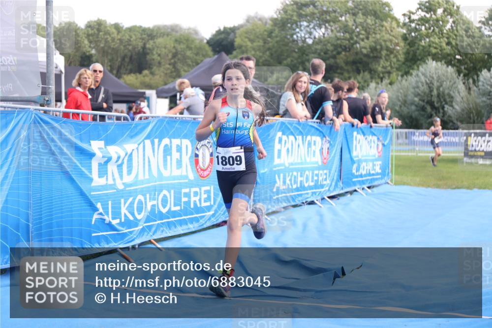 25.08.2024 - Elbe Triathlon Hamburg H.Heesch http://msf.ph/oto/6883045 25.08.2024 12:55:32 Ziel 1809, 1810 meine-sportfotos.de