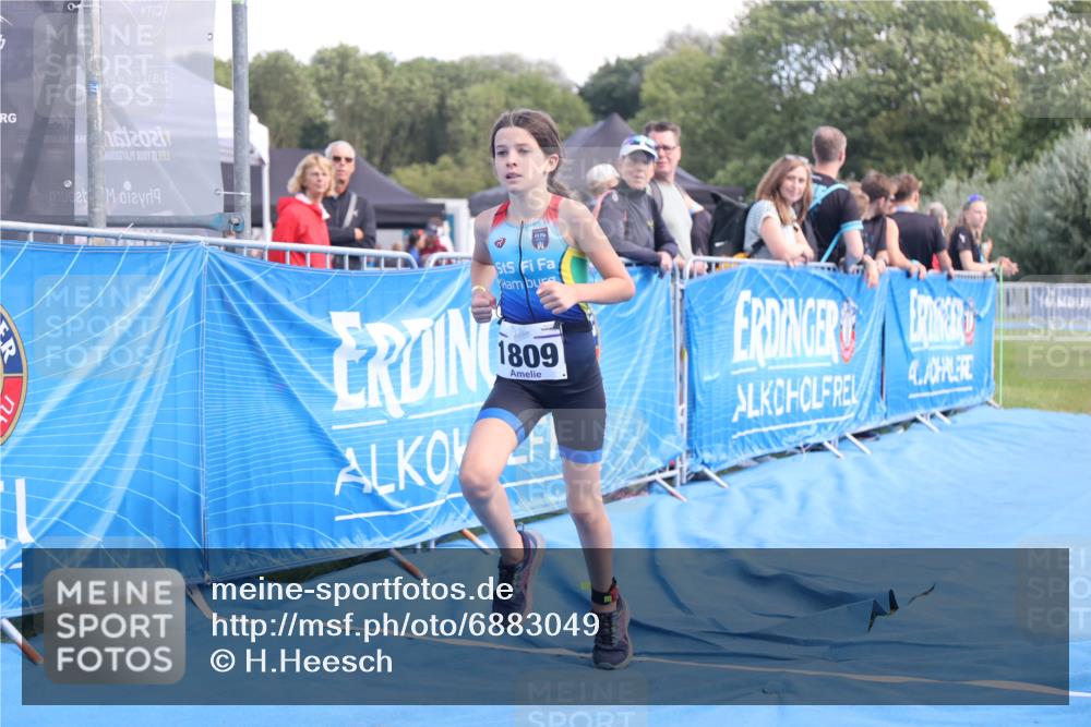 25.08.2024 - Elbe Triathlon Hamburg H.Heesch http://msf.ph/oto/6883049 25.08.2024 12:55:32 Ziel 1809, 1810 meine-sportfotos.de
