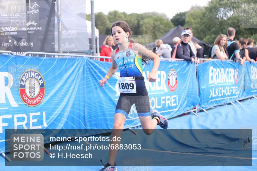 25.08.2024 - Elbe Triathlon Hamburg H.Heesch http://msf.ph/oto/6883053 25.08.2024 12:55:32 Ziel 1809, 1810 meine-sportfotos.de