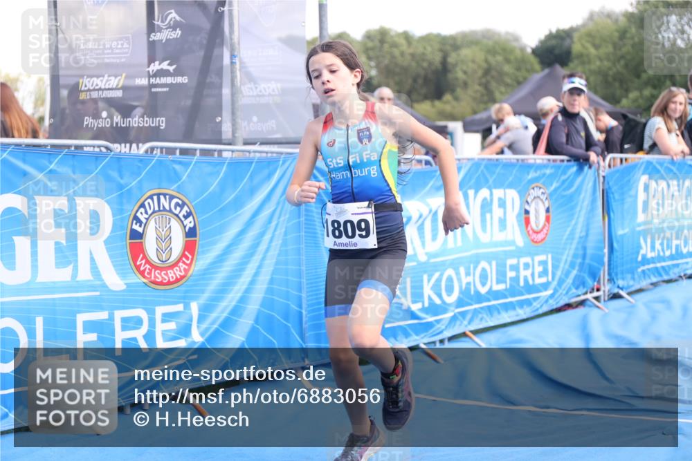 25.08.2024 - Elbe Triathlon Hamburg H.Heesch http://msf.ph/oto/6883056 25.08.2024 12:55:32 Ziel 1809, 1810 meine-sportfotos.de