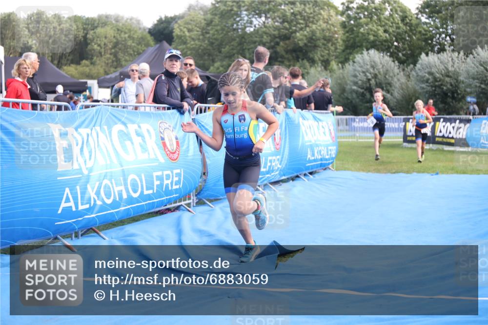 25.08.2024 - Elbe Triathlon Hamburg H.Heesch http://msf.ph/oto/6883059 25.08.2024 12:55:42 Ziel 1786, 1808, 1811 meine-sportfotos.de