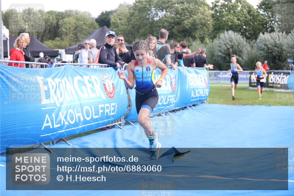25.08.2024 - Elbe Triathlon Hamburg H.Heesch http://msf.ph/oto/6883060 25.08.2024 12:55:42 Ziel 1786, 1808, 1811 meine-sportfotos.de