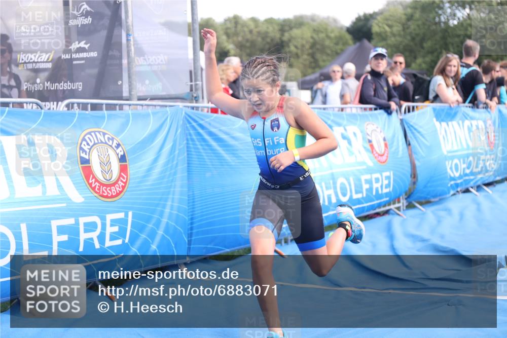 25.08.2024 - Elbe Triathlon Hamburg H.Heesch http://msf.ph/oto/6883071 25.08.2024 12:55:42 Ziel 1786, 1808, 1811 meine-sportfotos.de