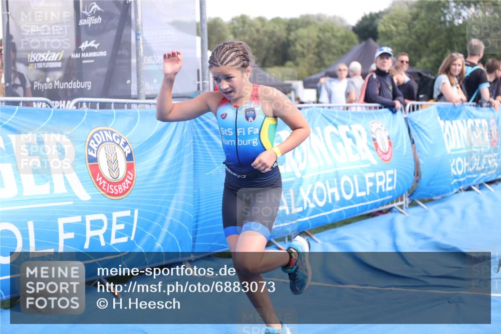 25.08.2024 - Elbe Triathlon Hamburg H.Heesch http://msf.ph/oto/6883073 25.08.2024 12:55:42 Ziel 1786, 1808, 1811 meine-sportfotos.de