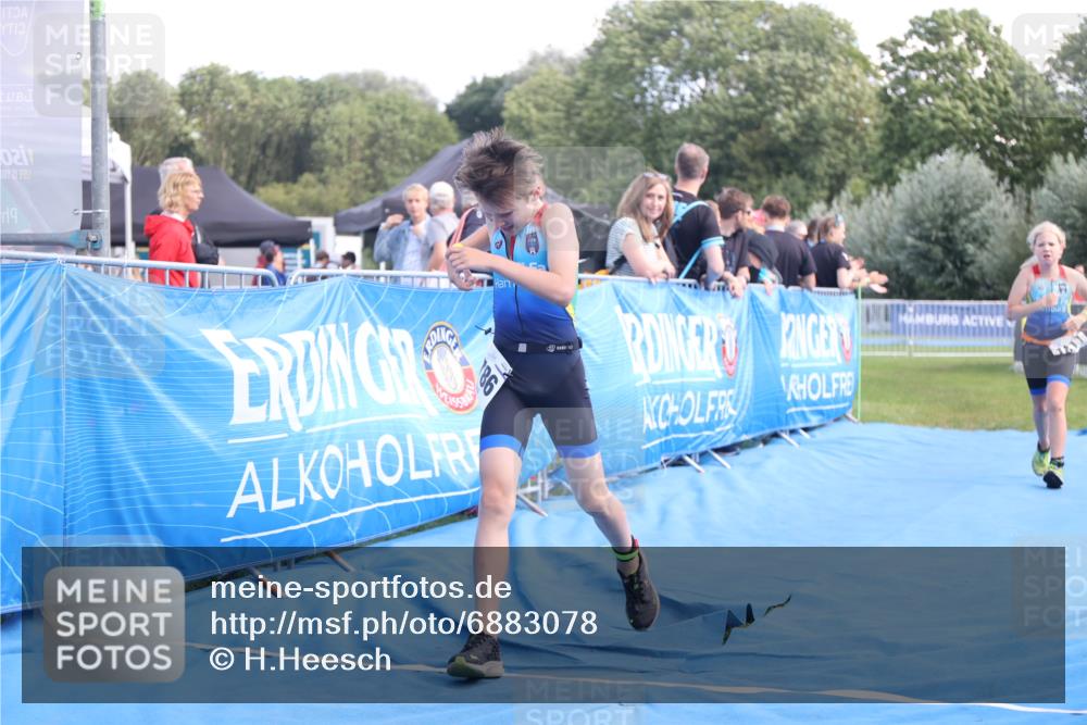25.08.2024 - Elbe Triathlon Hamburg H.Heesch http://msf.ph/oto/6883078 25.08.2024 12:55:45 Ziel 1786, 1808, 1811 meine-sportfotos.de