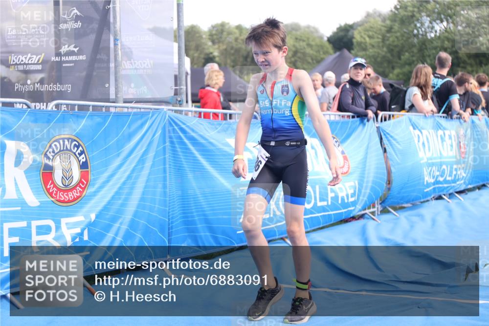 25.08.2024 - Elbe Triathlon Hamburg H.Heesch http://msf.ph/oto/6883091 25.08.2024 12:55:46 Ziel 1786, 1808, 1811 meine-sportfotos.de