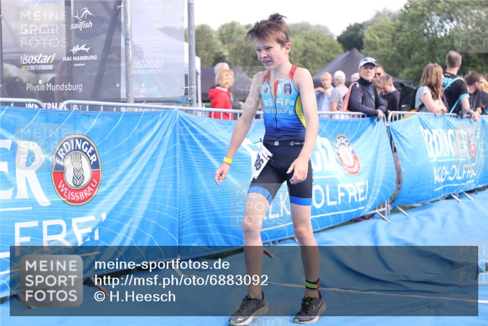 25.08.2024 - Elbe Triathlon Hamburg H.Heesch http://msf.ph/oto/6883092 25.08.2024 12:55:46 Ziel 1786, 1808, 1811 meine-sportfotos.de