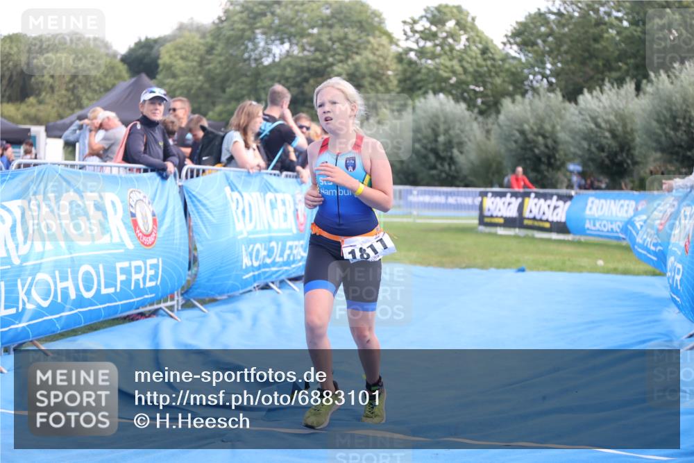 25.08.2024 - Elbe Triathlon Hamburg H.Heesch http://msf.ph/oto/6883101 25.08.2024 12:55:47 Ziel 1786, 1808, 1811 meine-sportfotos.de