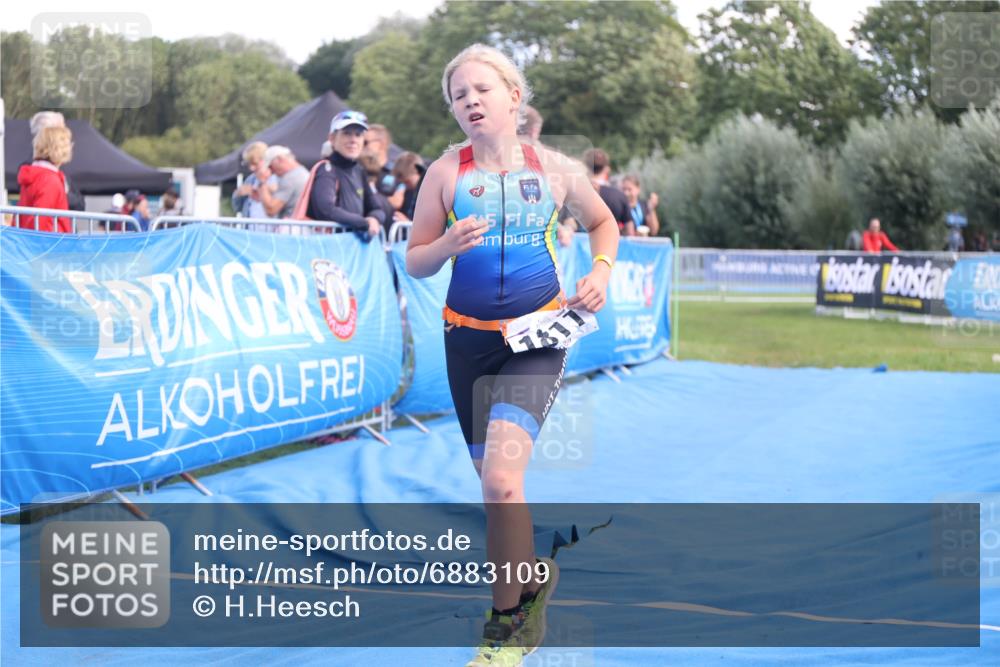 25.08.2024 - Elbe Triathlon Hamburg H.Heesch http://msf.ph/oto/6883109 25.08.2024 12:55:48 Ziel 1786, 1808, 1811 meine-sportfotos.de