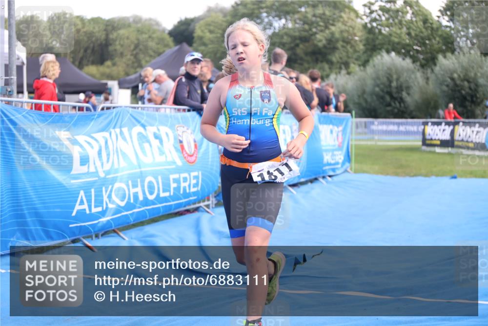 25.08.2024 - Elbe Triathlon Hamburg H.Heesch http://msf.ph/oto/6883111 25.08.2024 12:55:48 Ziel 1786, 1808, 1811 meine-sportfotos.de