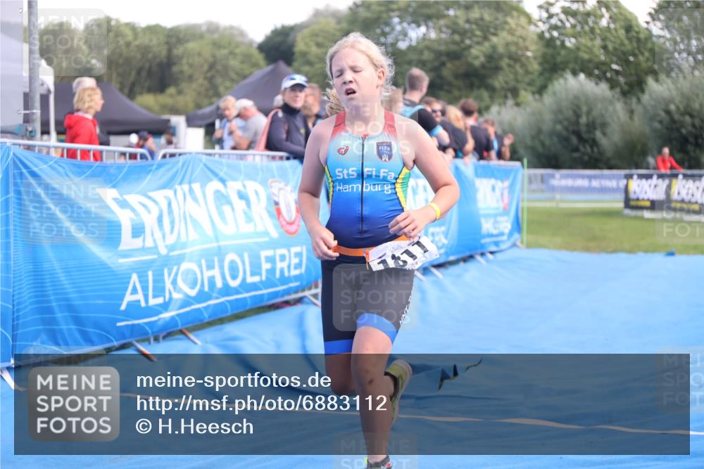 25.08.2024 - Elbe Triathlon Hamburg H.Heesch http://msf.ph/oto/6883112 25.08.2024 12:55:48 Ziel 1786, 1808, 1811 meine-sportfotos.de