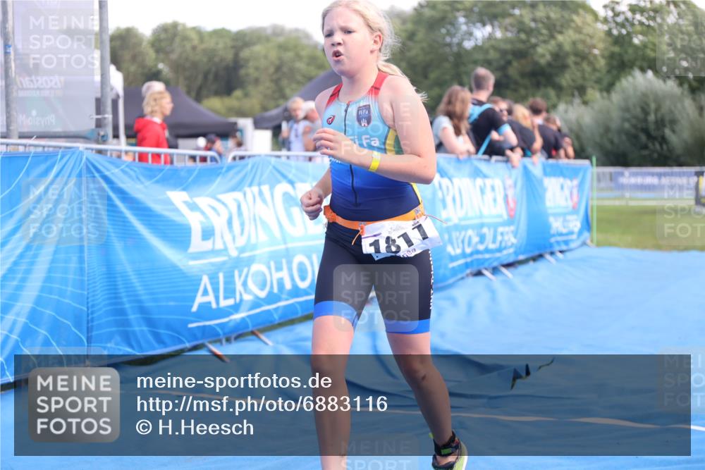 25.08.2024 - Elbe Triathlon Hamburg H.Heesch http://msf.ph/oto/6883116 25.08.2024 12:55:48 Ziel 1786, 1808, 1811 meine-sportfotos.de