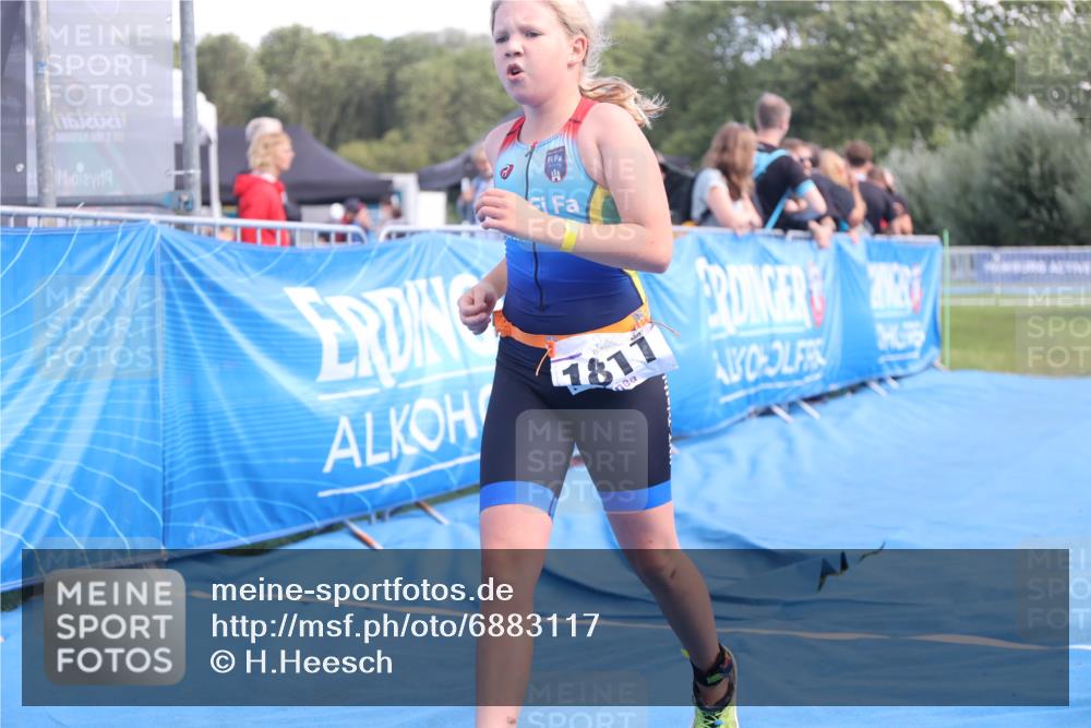 25.08.2024 - Elbe Triathlon Hamburg H.Heesch http://msf.ph/oto/6883117 25.08.2024 12:55:48 Ziel 1786, 1808, 1811 meine-sportfotos.de