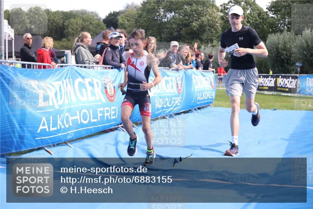 25.08.2024 - Elbe Triathlon Hamburg H.Heesch http://msf.ph/oto/6883155 25.08.2024 12:58:06 Ziel 1604, 1792, 1793 meine-sportfotos.de