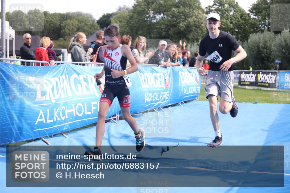 25.08.2024 - Elbe Triathlon Hamburg H.Heesch http://msf.ph/oto/6883157 25.08.2024 12:58:06 Ziel 1604, 1792, 1793 meine-sportfotos.de