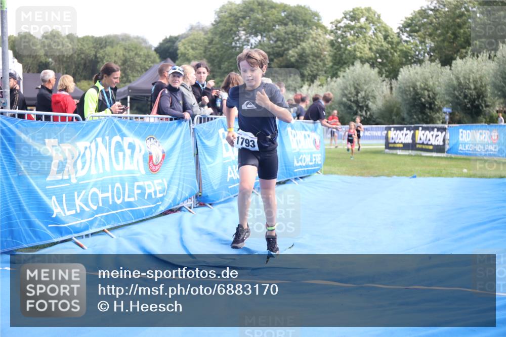 25.08.2024 - Elbe Triathlon Hamburg H.Heesch http://msf.ph/oto/6883170 25.08.2024 12:58:14 Ziel 1604, 1792, 1793, 1825, 1829 meine-sportfotos.de