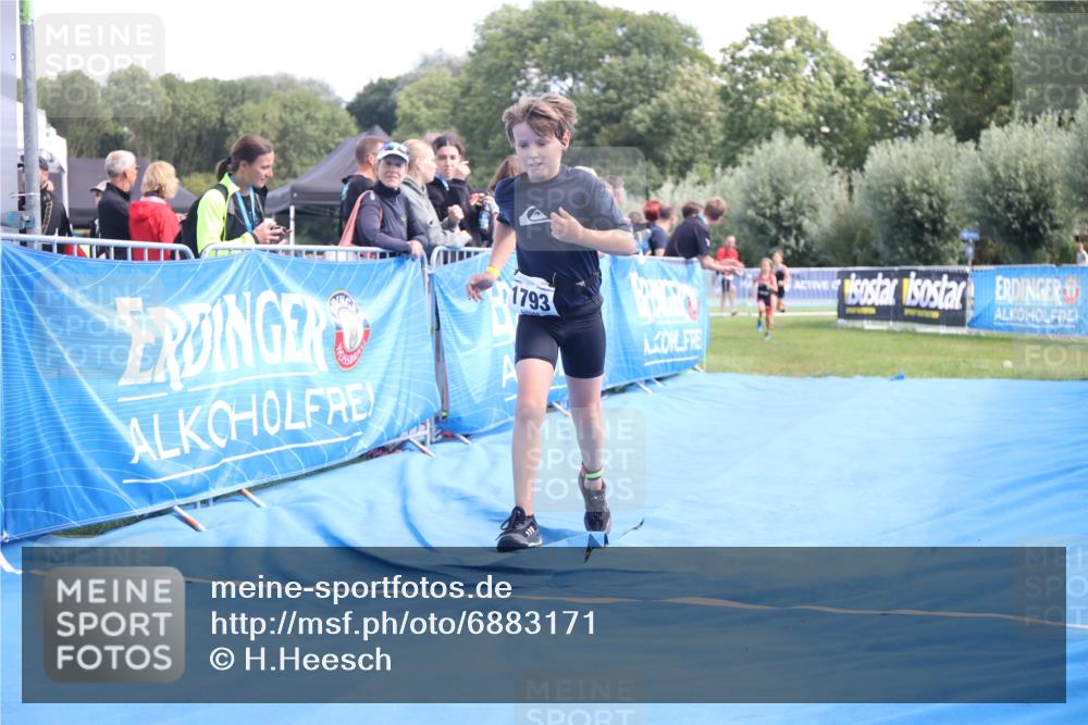 25.08.2024 - Elbe Triathlon Hamburg H.Heesch http://msf.ph/oto/6883171 25.08.2024 12:58:14 Ziel 1604, 1792, 1793, 1825, 1829 meine-sportfotos.de