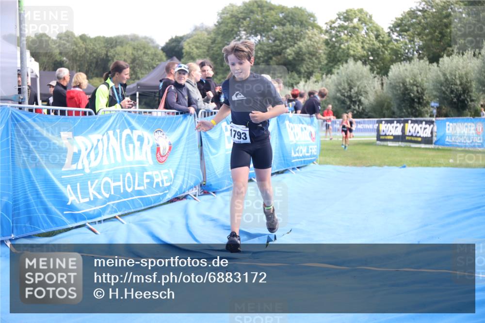 25.08.2024 - Elbe Triathlon Hamburg H.Heesch http://msf.ph/oto/6883172 25.08.2024 12:58:14 Ziel 1604, 1792, 1793, 1825, 1829 meine-sportfotos.de