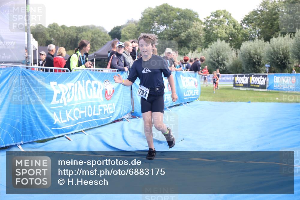 25.08.2024 - Elbe Triathlon Hamburg H.Heesch http://msf.ph/oto/6883175 25.08.2024 12:58:14 Ziel 1604, 1792, 1793, 1825, 1829 meine-sportfotos.de