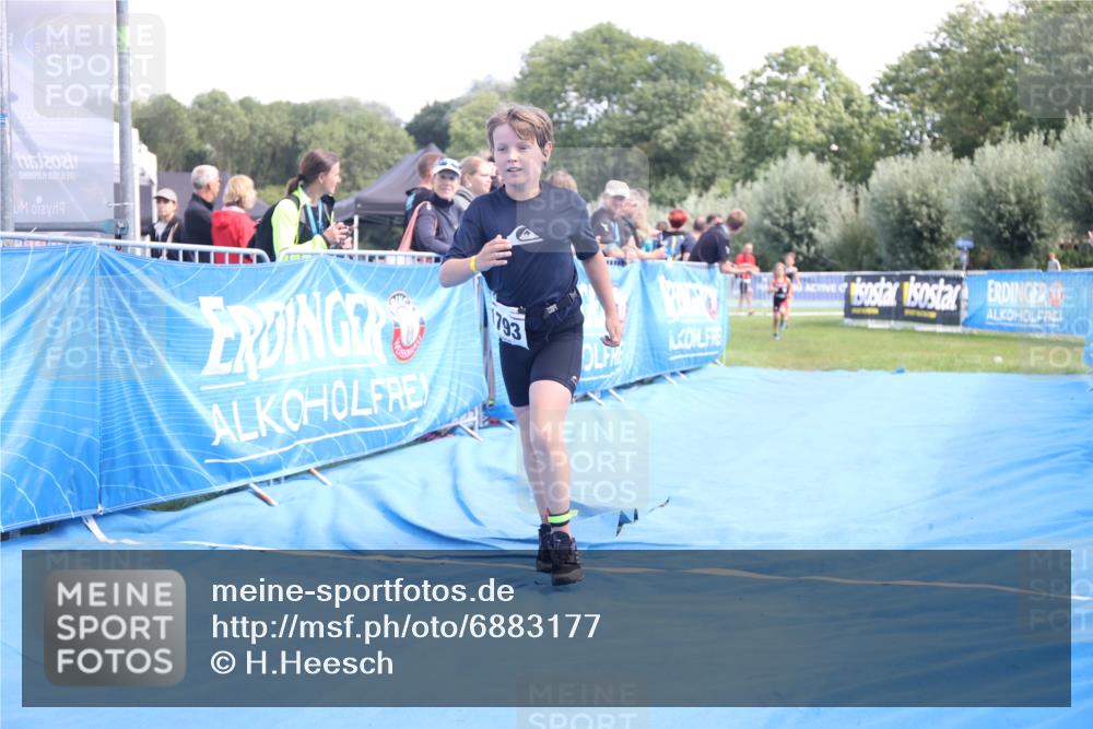 25.08.2024 - Elbe Triathlon Hamburg H.Heesch http://msf.ph/oto/6883177 25.08.2024 12:58:14 Ziel 1604, 1792, 1793, 1825, 1829 meine-sportfotos.de