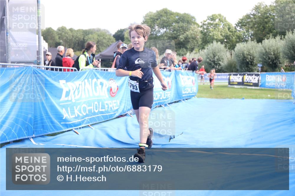 25.08.2024 - Elbe Triathlon Hamburg H.Heesch http://msf.ph/oto/6883179 25.08.2024 12:58:14 Ziel 1604, 1792, 1793, 1825, 1829 meine-sportfotos.de