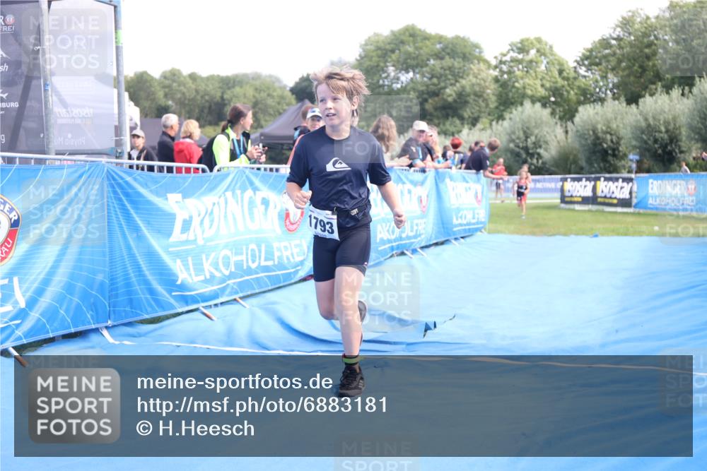25.08.2024 - Elbe Triathlon Hamburg H.Heesch http://msf.ph/oto/6883181 25.08.2024 12:58:14 Ziel 1604, 1792, 1793, 1825, 1829 meine-sportfotos.de