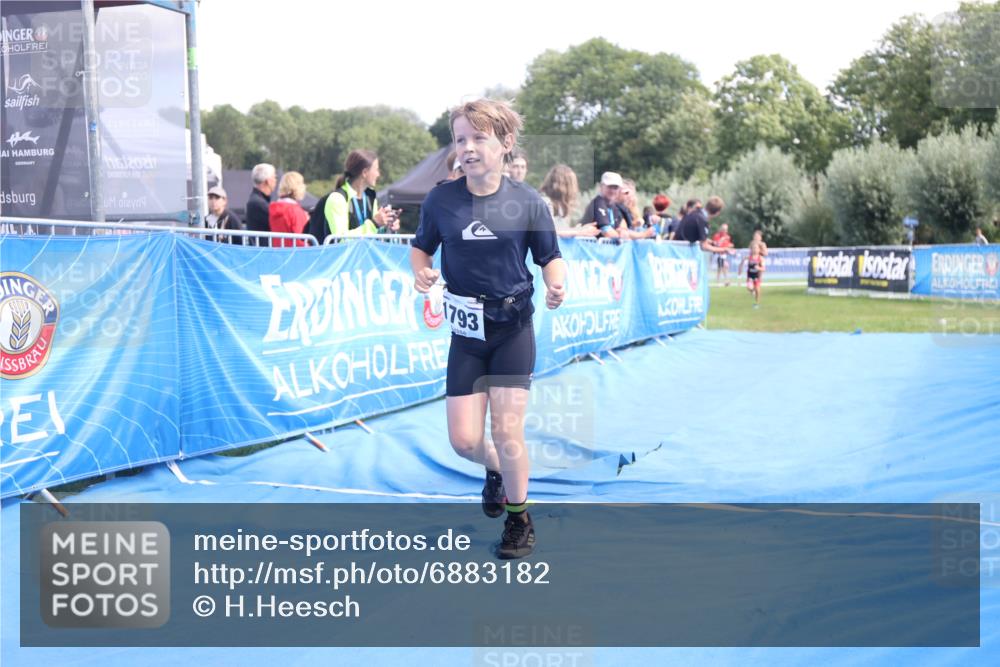 25.08.2024 - Elbe Triathlon Hamburg H.Heesch http://msf.ph/oto/6883182 25.08.2024 12:58:14 Ziel 1604, 1792, 1793, 1825, 1829 meine-sportfotos.de