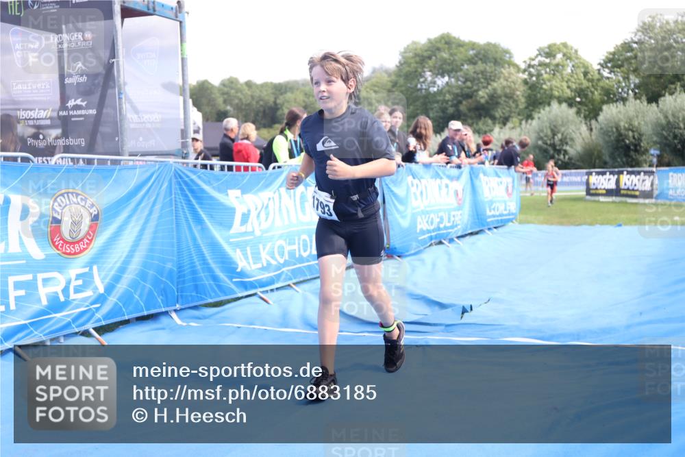 25.08.2024 - Elbe Triathlon Hamburg H.Heesch http://msf.ph/oto/6883185 25.08.2024 12:58:14 Ziel 1604, 1792, 1793, 1825, 1829 meine-sportfotos.de