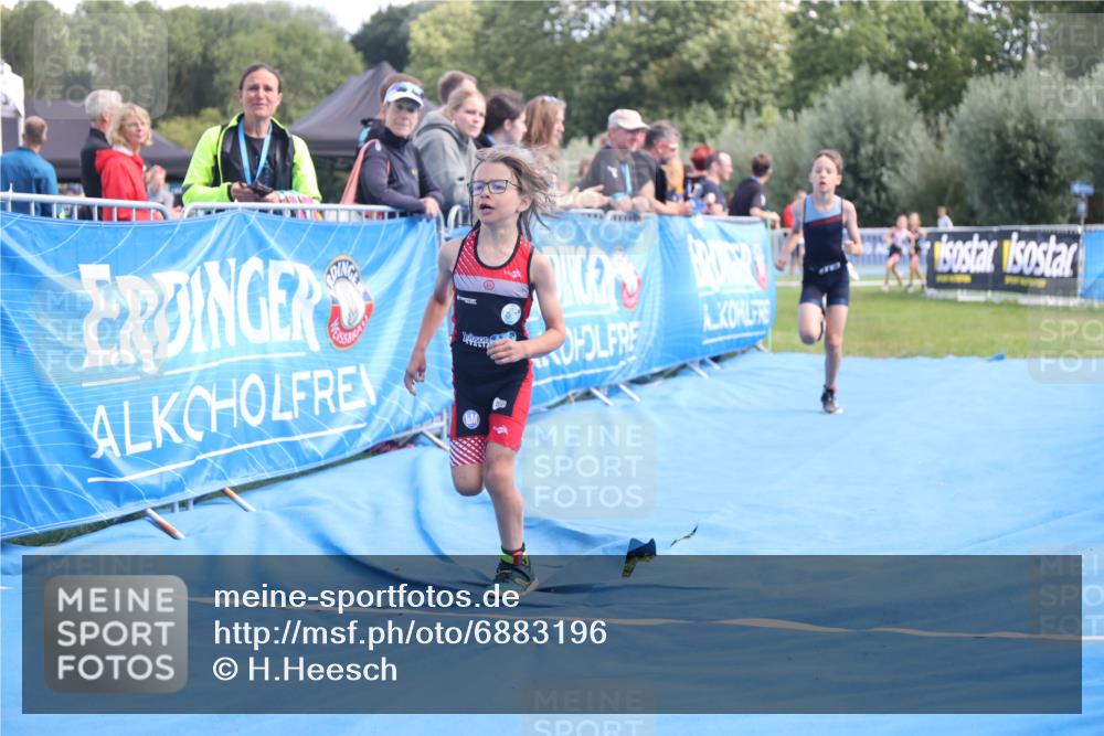 25.08.2024 - Elbe Triathlon Hamburg H.Heesch http://msf.ph/oto/6883196 25.08.2024 12:58:19 Ziel 1793, 1814, 1825, 1829 meine-sportfotos.de