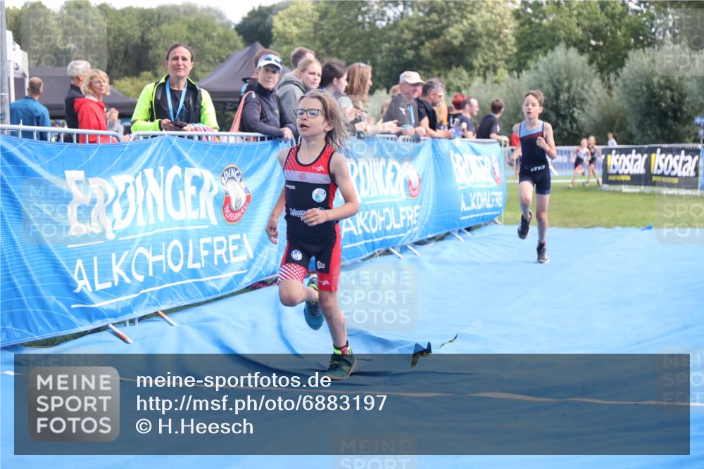 25.08.2024 - Elbe Triathlon Hamburg H.Heesch http://msf.ph/oto/6883197 25.08.2024 12:58:19 Ziel 1793, 1814, 1825, 1829 meine-sportfotos.de