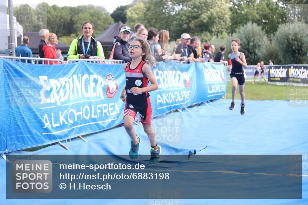 25.08.2024 - Elbe Triathlon Hamburg H.Heesch http://msf.ph/oto/6883198 25.08.2024 12:58:19 Ziel 1793, 1814, 1825, 1829 meine-sportfotos.de