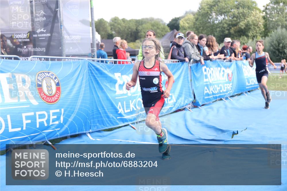 25.08.2024 - Elbe Triathlon Hamburg H.Heesch http://msf.ph/oto/6883204 25.08.2024 12:58:19 Ziel 1793, 1814, 1825, 1829 meine-sportfotos.de