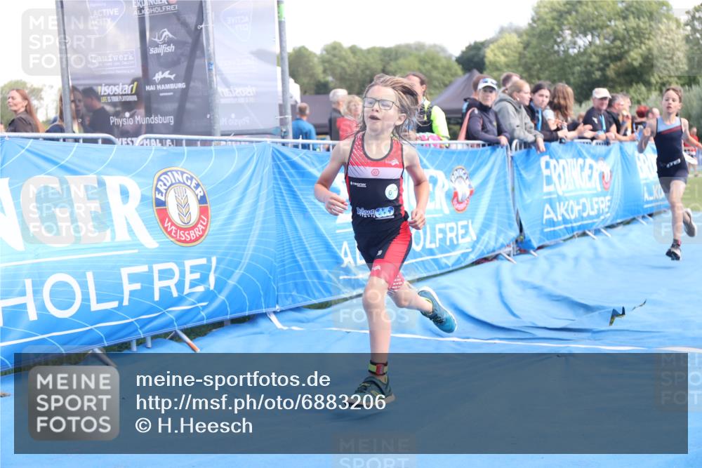 25.08.2024 - Elbe Triathlon Hamburg H.Heesch http://msf.ph/oto/6883206 25.08.2024 12:58:19 Ziel 1793, 1814, 1825, 1829 meine-sportfotos.de