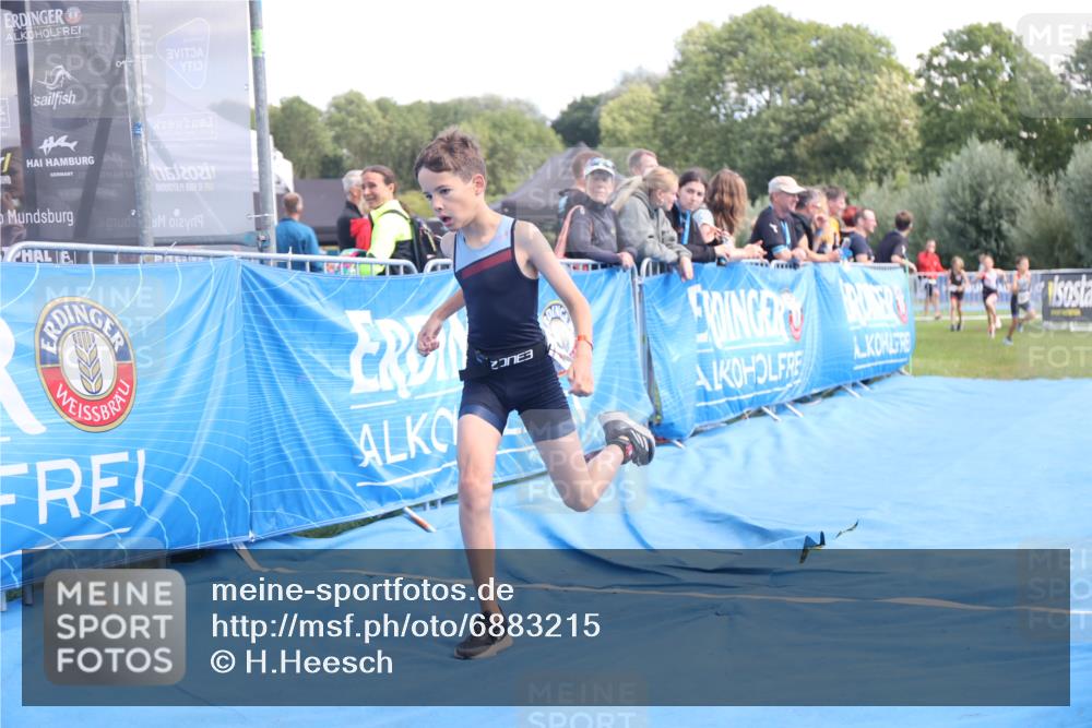 25.08.2024 - Elbe Triathlon Hamburg H.Heesch http://msf.ph/oto/6883215 25.08.2024 12:58:21 Ziel 1793, 1814, 1825, 1829 meine-sportfotos.de