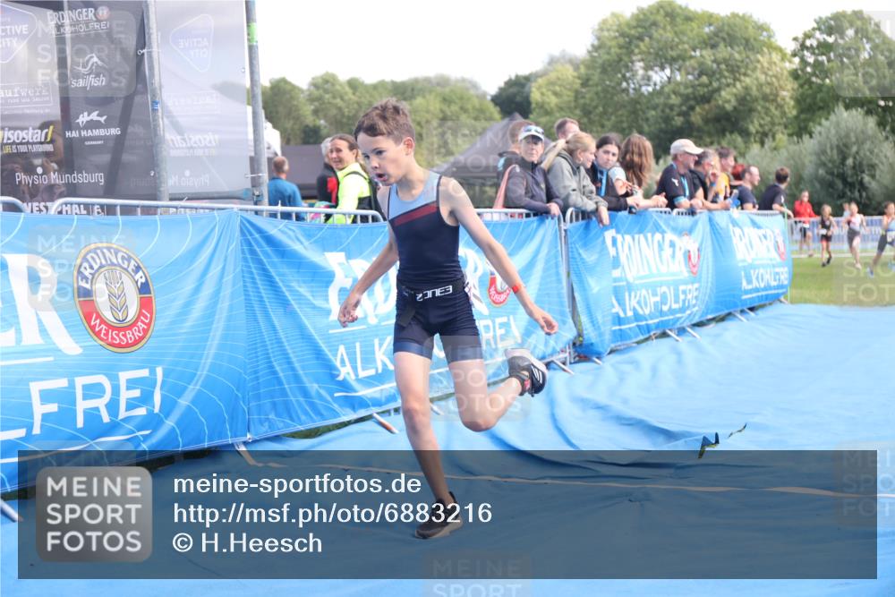 25.08.2024 - Elbe Triathlon Hamburg H.Heesch http://msf.ph/oto/6883216 25.08.2024 12:58:21 Ziel 1793, 1814, 1825, 1829 meine-sportfotos.de
