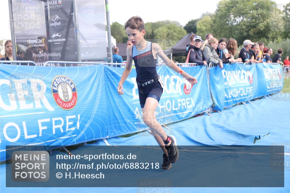 25.08.2024 - Elbe Triathlon Hamburg H.Heesch http://msf.ph/oto/6883218 25.08.2024 12:58:21 Ziel 1793, 1814, 1825, 1829 meine-sportfotos.de