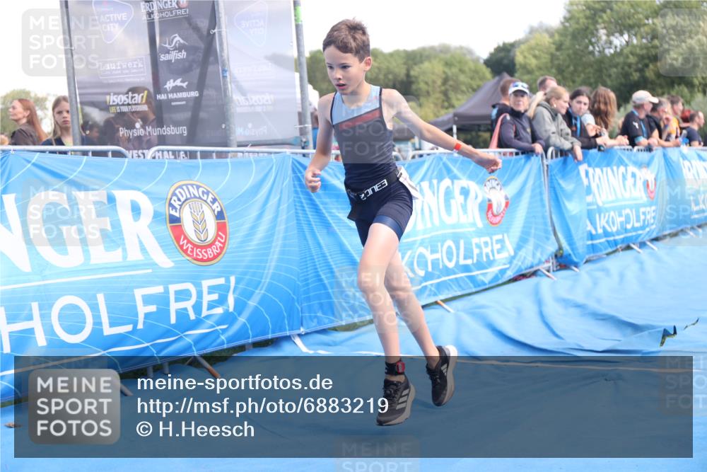 25.08.2024 - Elbe Triathlon Hamburg H.Heesch http://msf.ph/oto/6883219 25.08.2024 12:58:21 Ziel 1793, 1814, 1825, 1829 meine-sportfotos.de