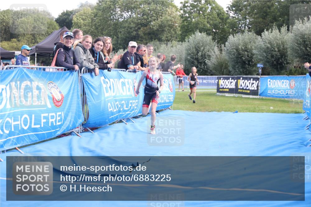 25.08.2024 - Elbe Triathlon Hamburg H.Heesch http://msf.ph/oto/6883225 25.08.2024 12:58:24 Ziel 1784, 1814, 1825, 1829 meine-sportfotos.de
