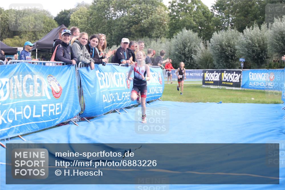 25.08.2024 - Elbe Triathlon Hamburg H.Heesch http://msf.ph/oto/6883226 25.08.2024 12:58:24 Ziel 1784, 1814, 1825, 1829 meine-sportfotos.de