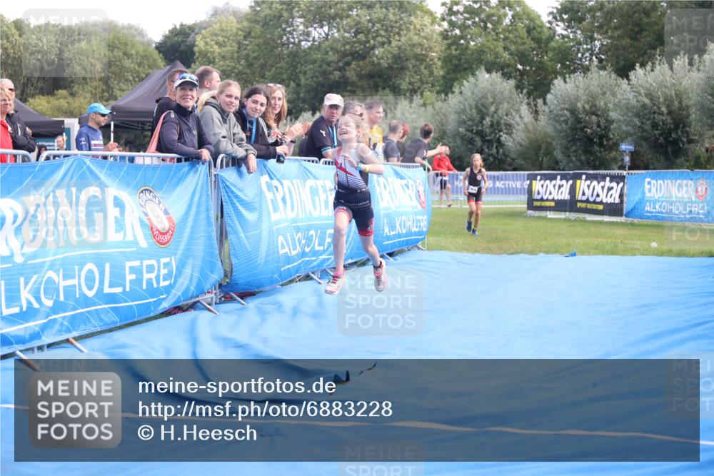 25.08.2024 - Elbe Triathlon Hamburg H.Heesch http://msf.ph/oto/6883228 25.08.2024 12:58:24 Ziel 1784, 1814, 1825, 1829 meine-sportfotos.de