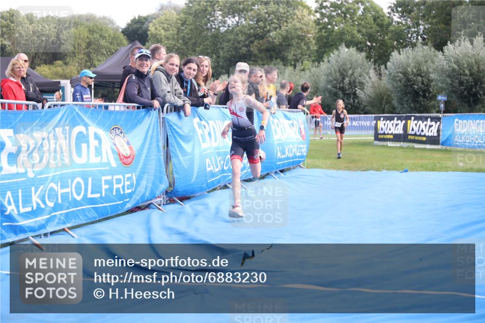 25.08.2024 - Elbe Triathlon Hamburg H.Heesch http://msf.ph/oto/6883230 25.08.2024 12:58:24 Ziel 1784, 1814, 1825, 1829 meine-sportfotos.de